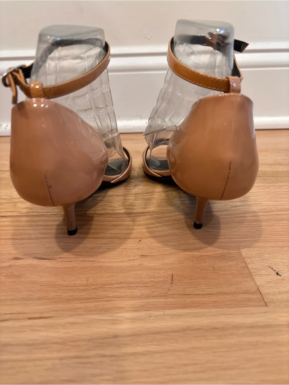 Giuseppe Zanotti tan patent leather sandals with kitten heel & ankle strap sz 37
